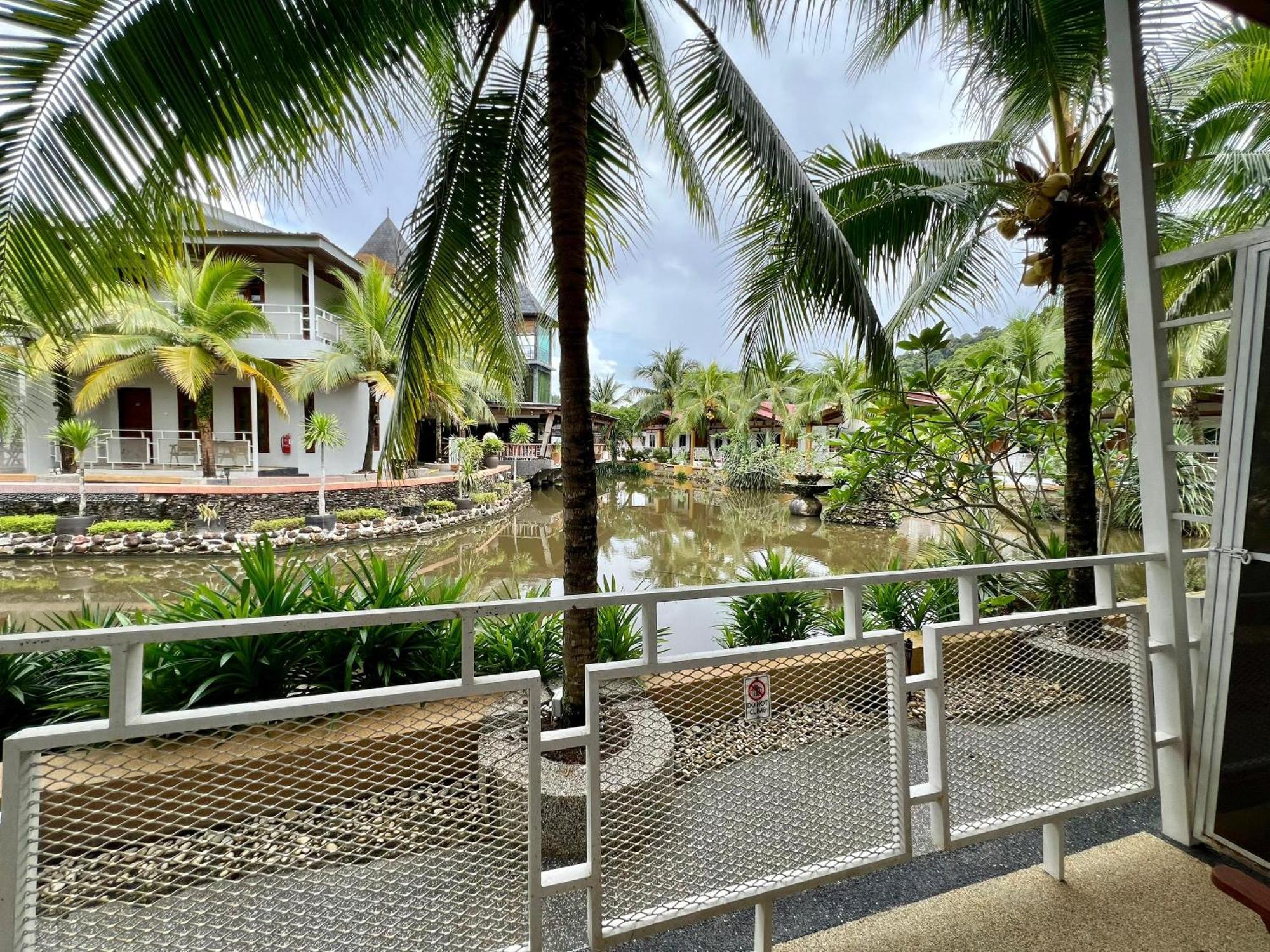 Airis Sanctuary Resort Pantai Cenang  Exterior photo